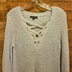 American Eagle Urban Outfitters V Neck Pullover